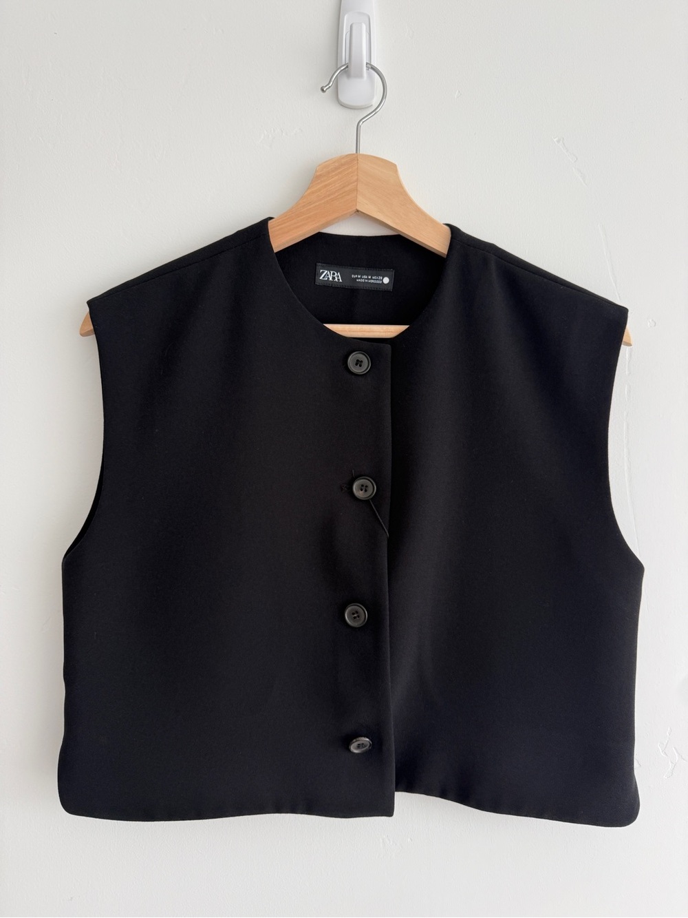 Zara Black Sleeveless Button-Front Vest